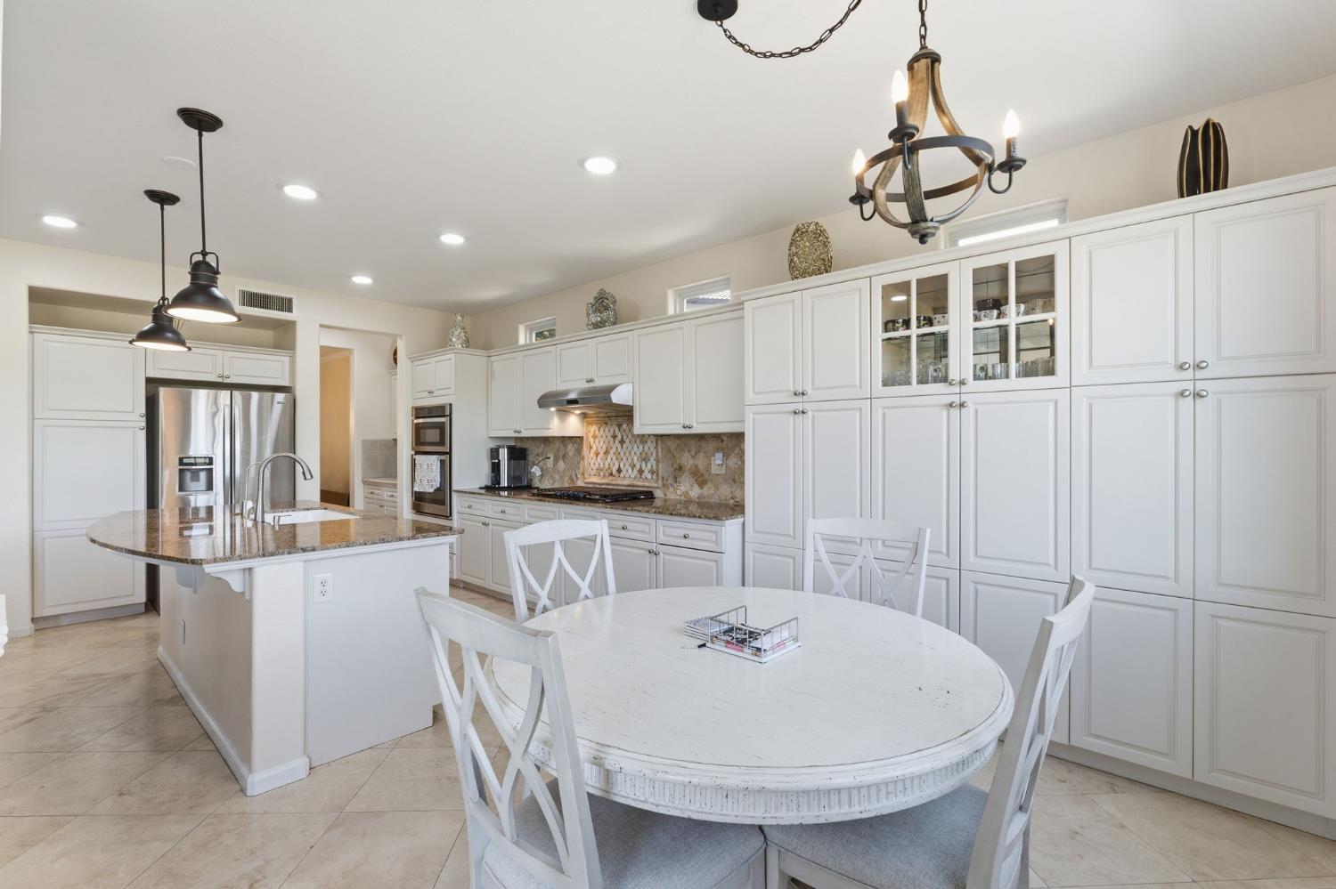 11092 E Le Conte Pass Ct, Clovis, CA 93619