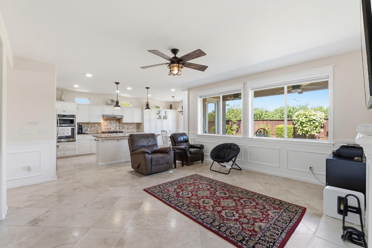 11092 E Le Conte Pass Ct, Clovis, CA 93619