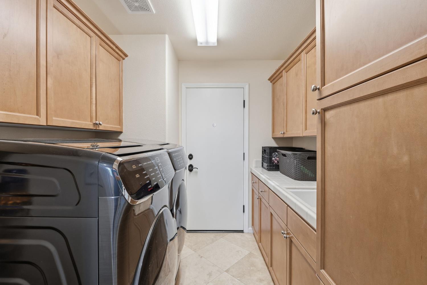 11092 E Le Conte Pass Ct, Clovis, CA 93619