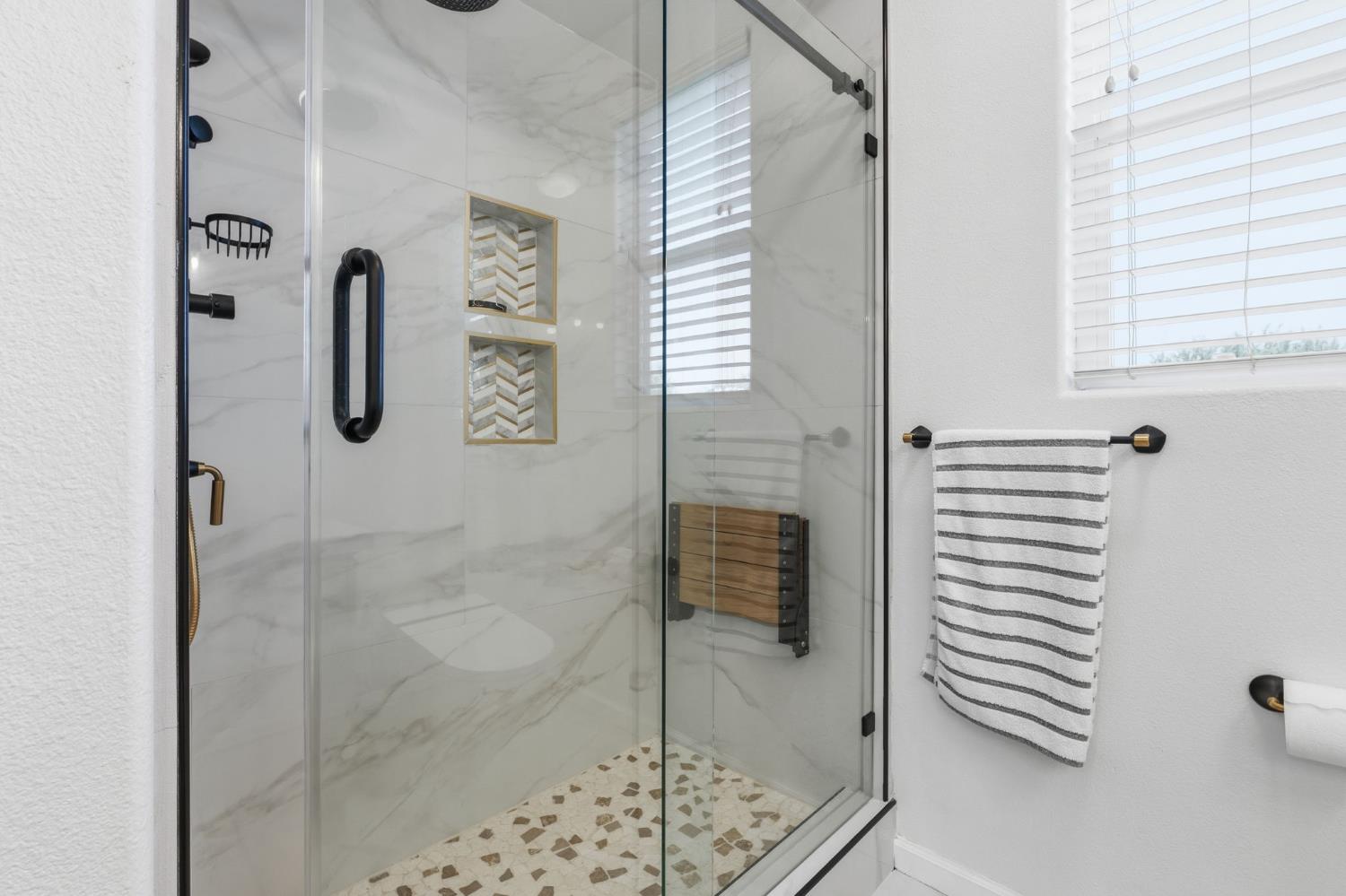 11092 E Le Conte Pass Ct, Clovis, CA 93619