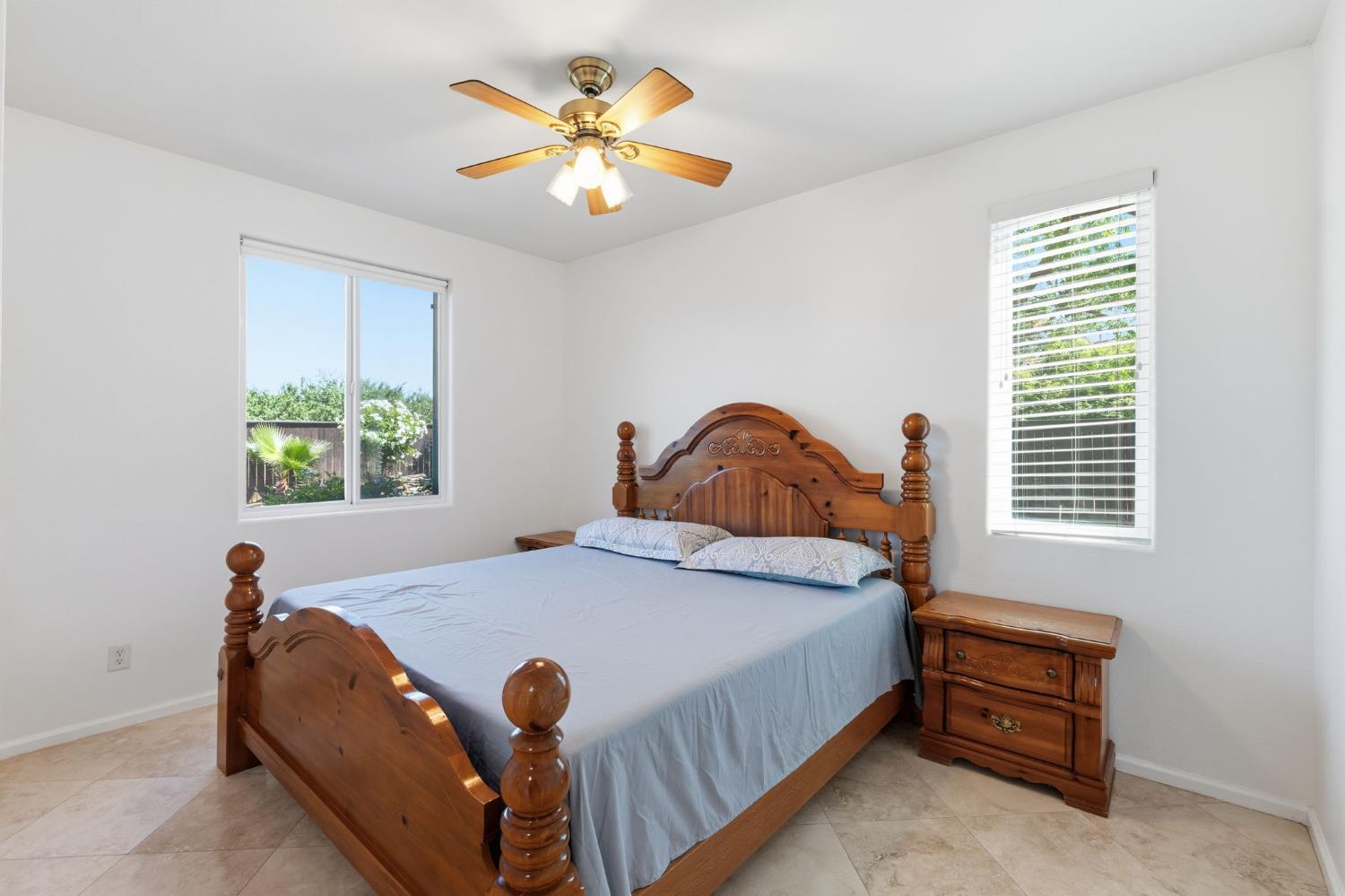 11092 E Le Conte Pass Ct, Clovis, CA 93619