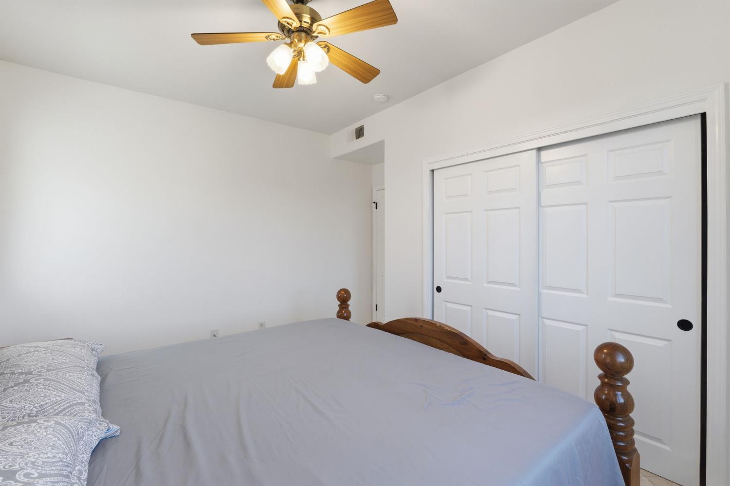 11092 E Le Conte Pass Ct, Clovis, CA 93619