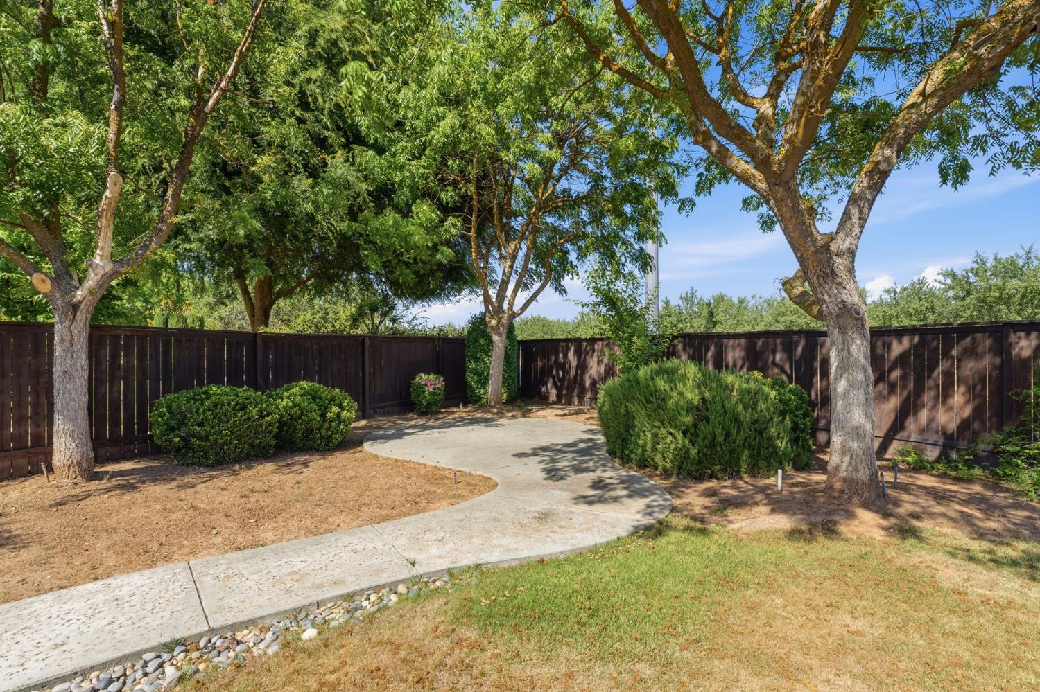 11092 E Le Conte Pass Ct, Clovis, CA 93619