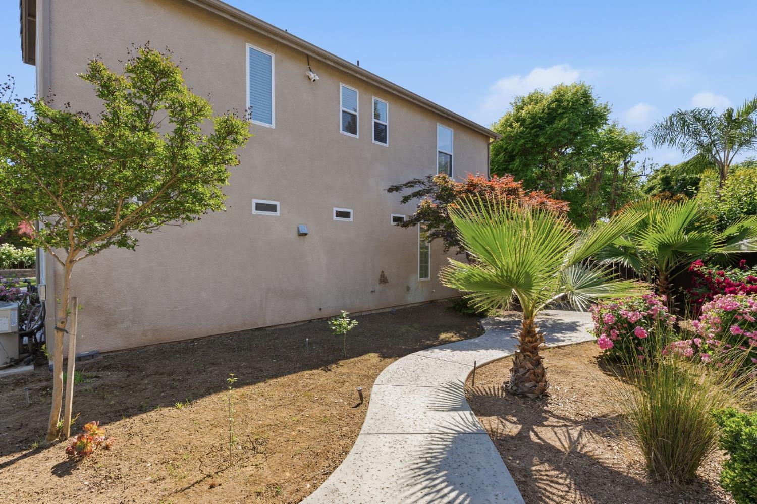 11092 E Le Conte Pass Ct, Clovis, CA 93619