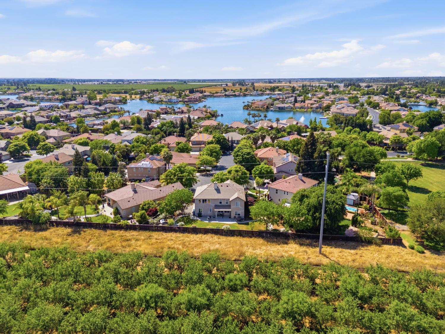11092 E Le Conte Pass Ct, Clovis, CA 93619