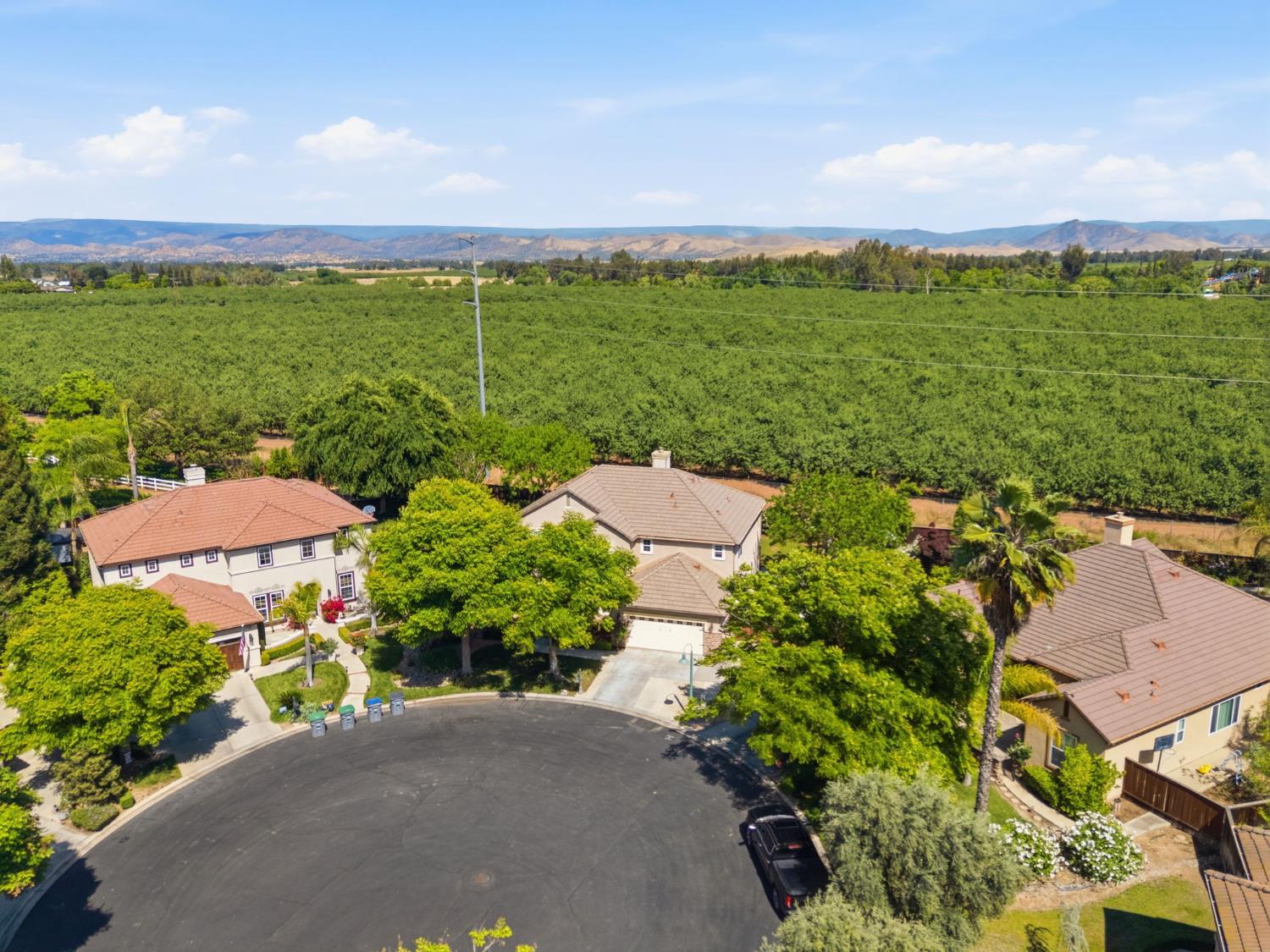 11092 E Le Conte Pass Ct, Clovis, CA 93619