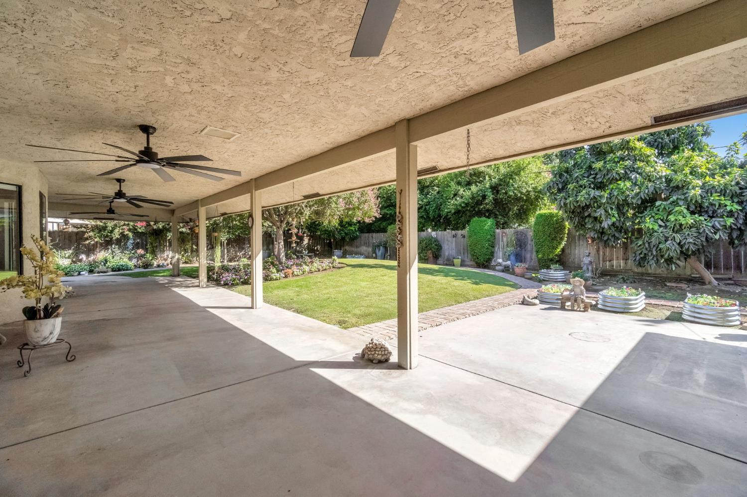 1721 W Wrenwood Ave, Fresno, CA 93711