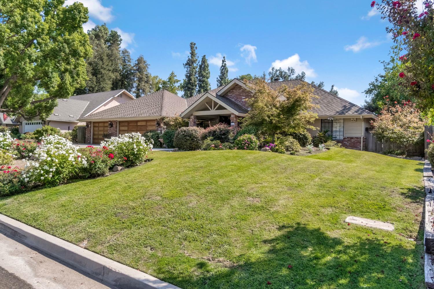 1721 W Wrenwood Ave, Fresno, CA 93711