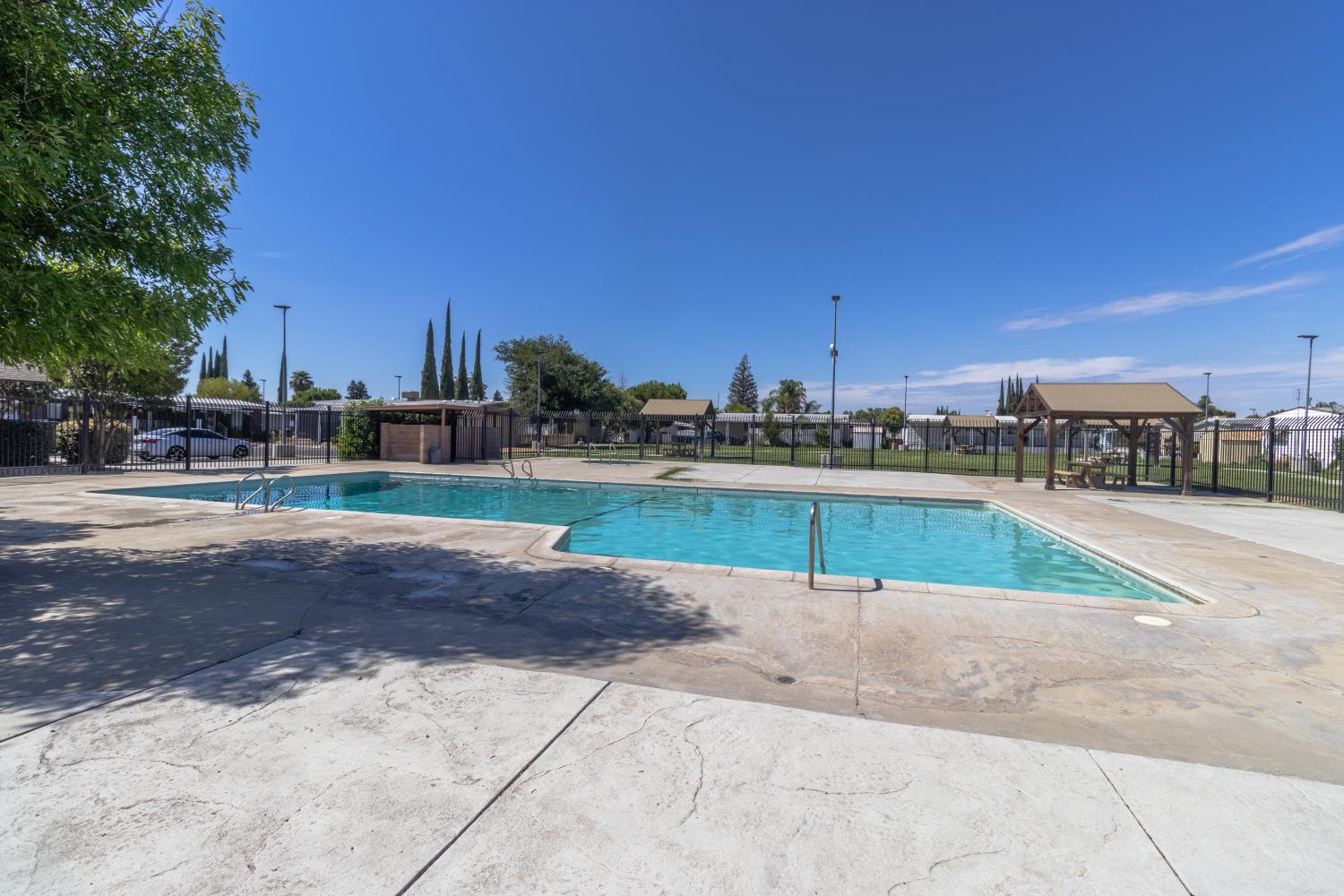 3550 N Duke Ave #122, Fresno, CA 93727