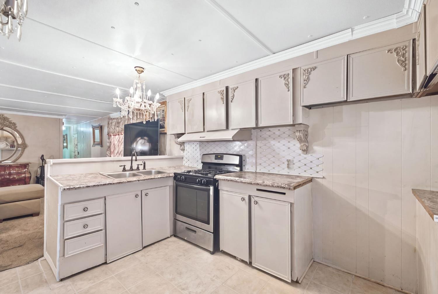 221 W Herndon Ave #57, Pinedale, CA 93650
