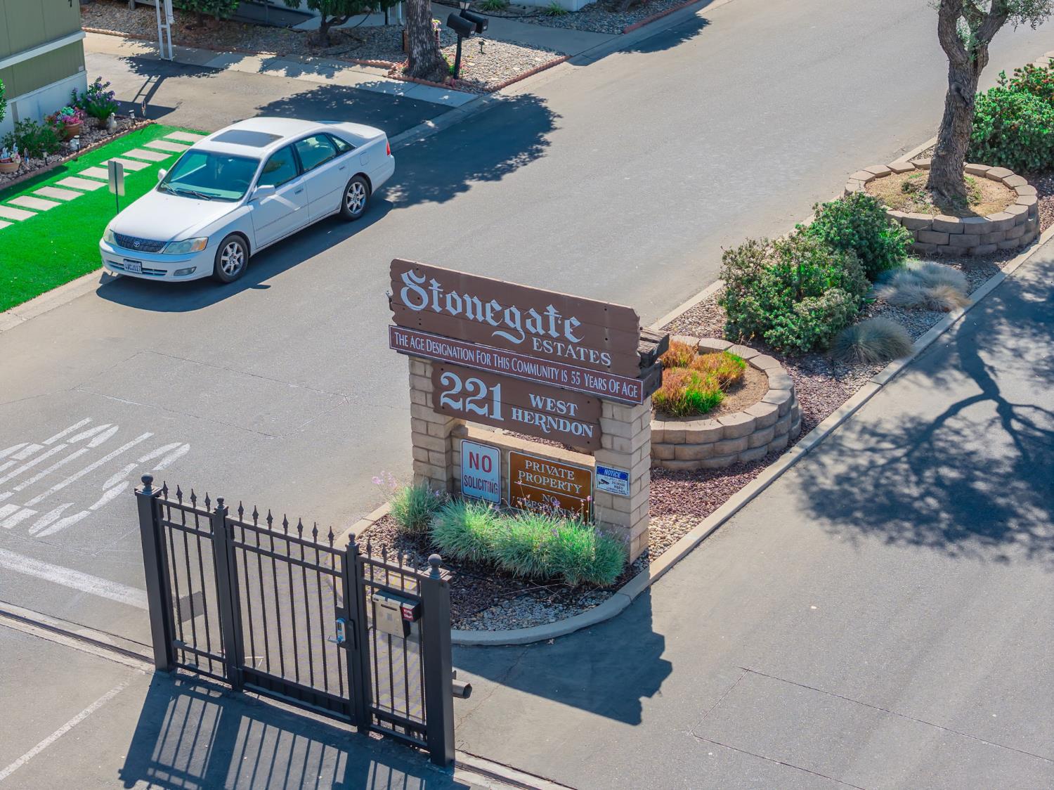 221 W Herndon Ave #57, Pinedale, CA 93650