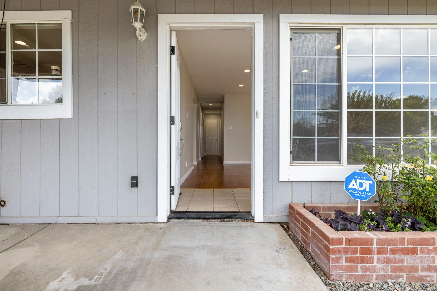 609 College Ave, Coalinga, CA 93210