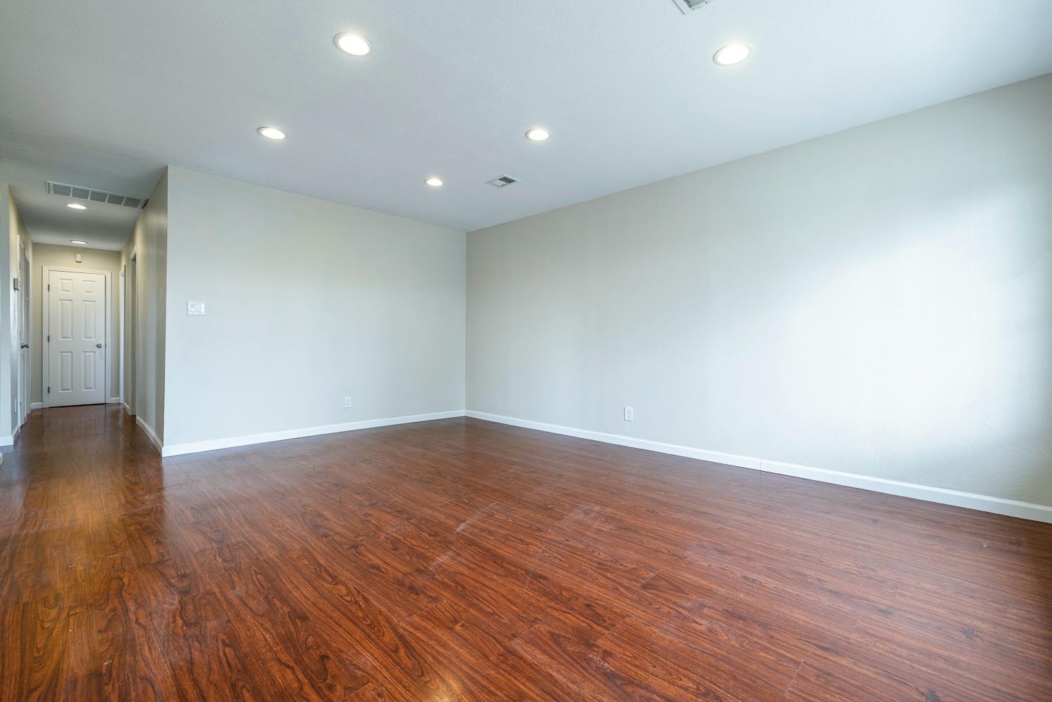 609 College Ave, Coalinga, CA 93210