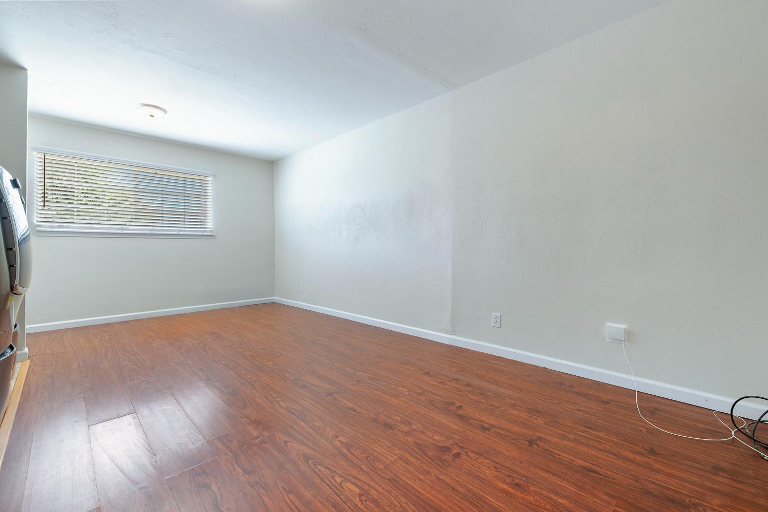 609 College Ave, Coalinga, CA 93210