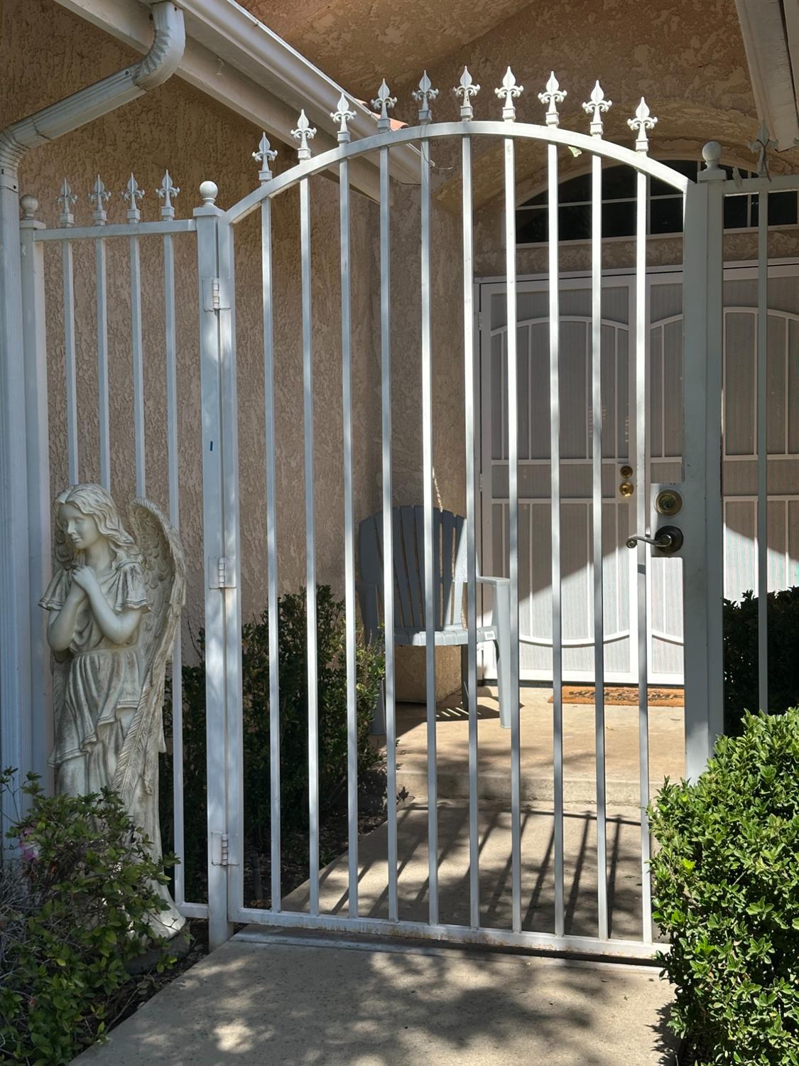 292 E Marwood Ln, Fresno, CA 93720