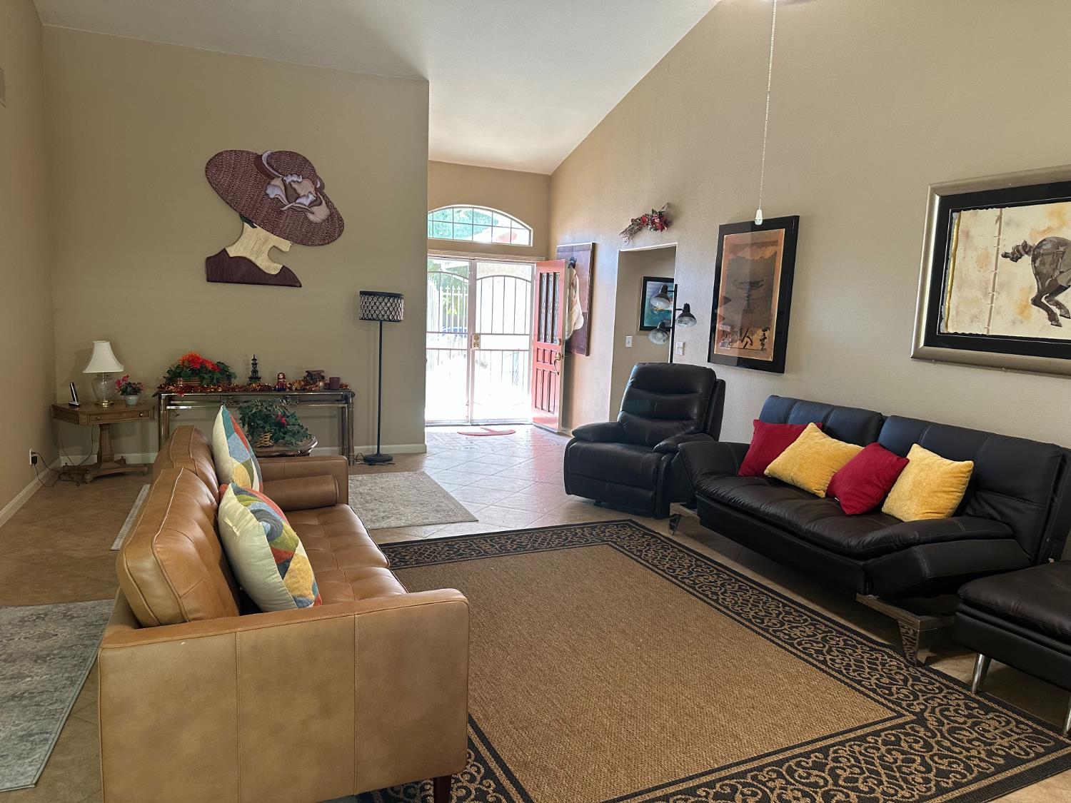 292 E Marwood Ln, Fresno, CA 93720