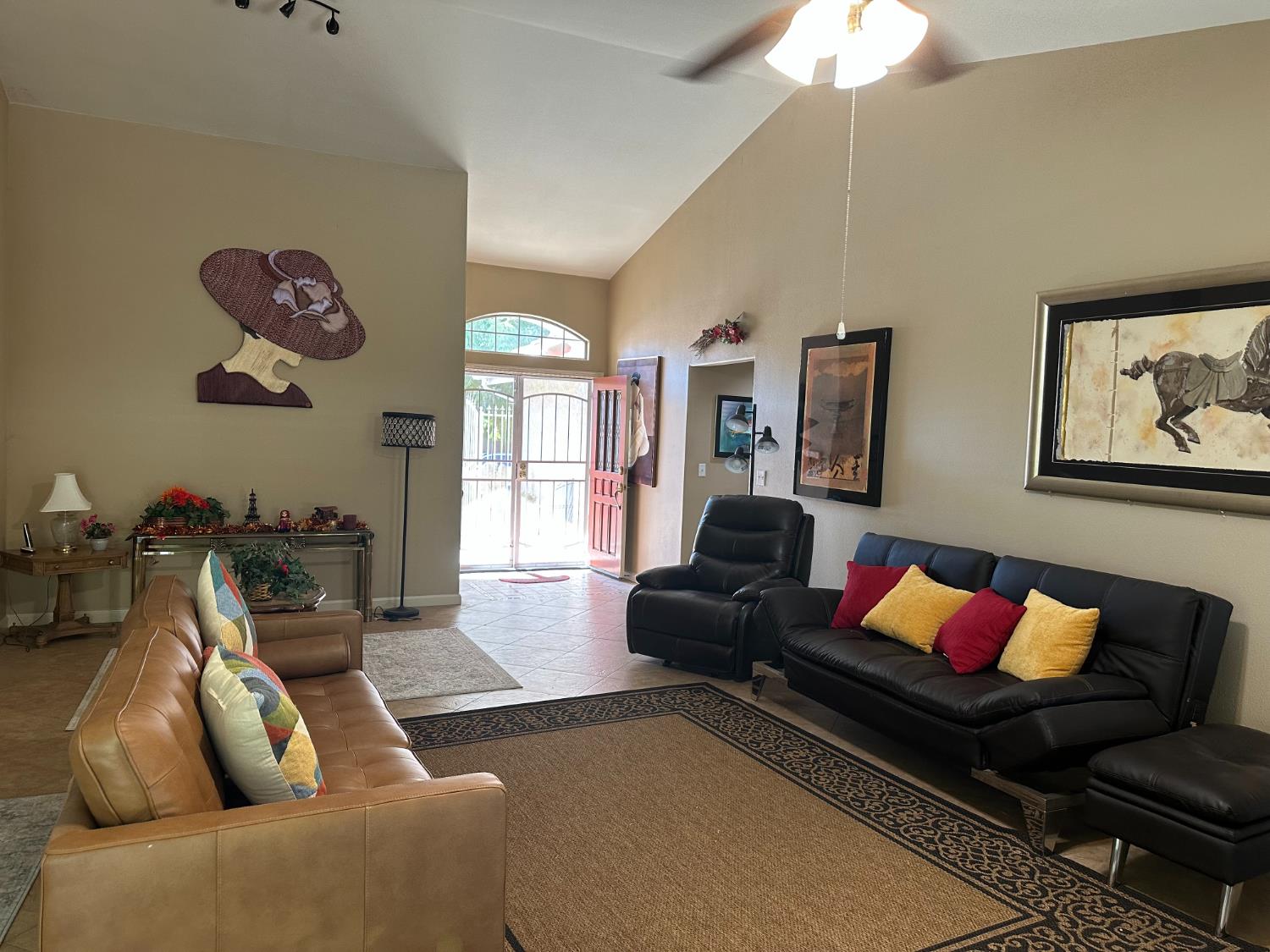 292 E Marwood Ln, Fresno, CA 93720
