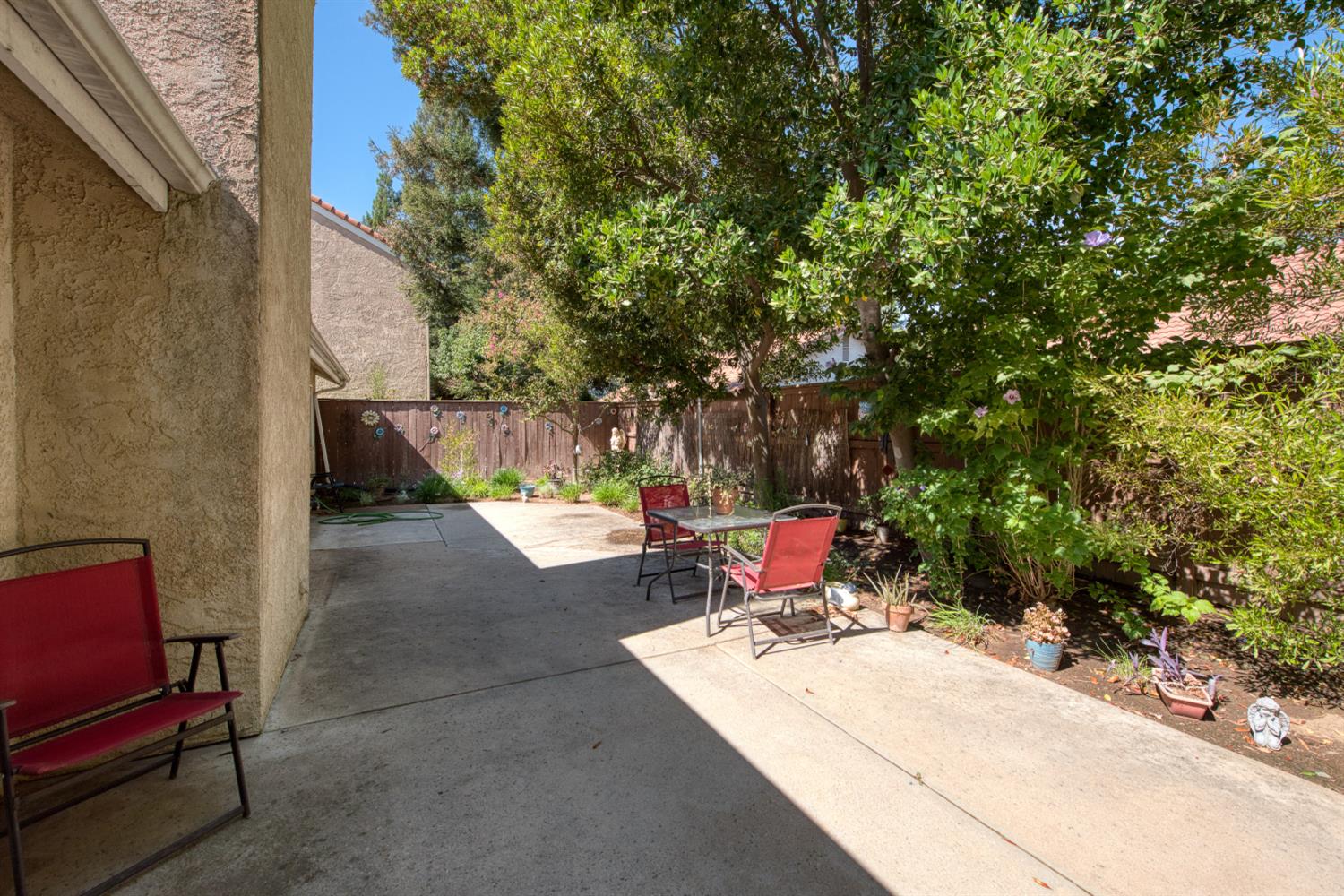 292 E Marwood Ln, Fresno, CA 93720