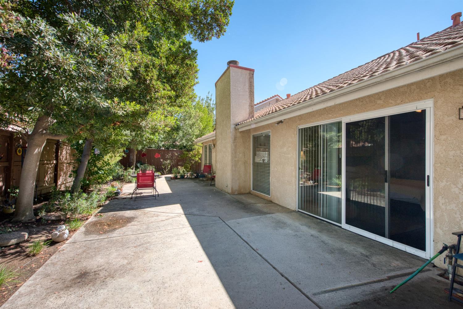 292 E Marwood Ln, Fresno, CA 93720