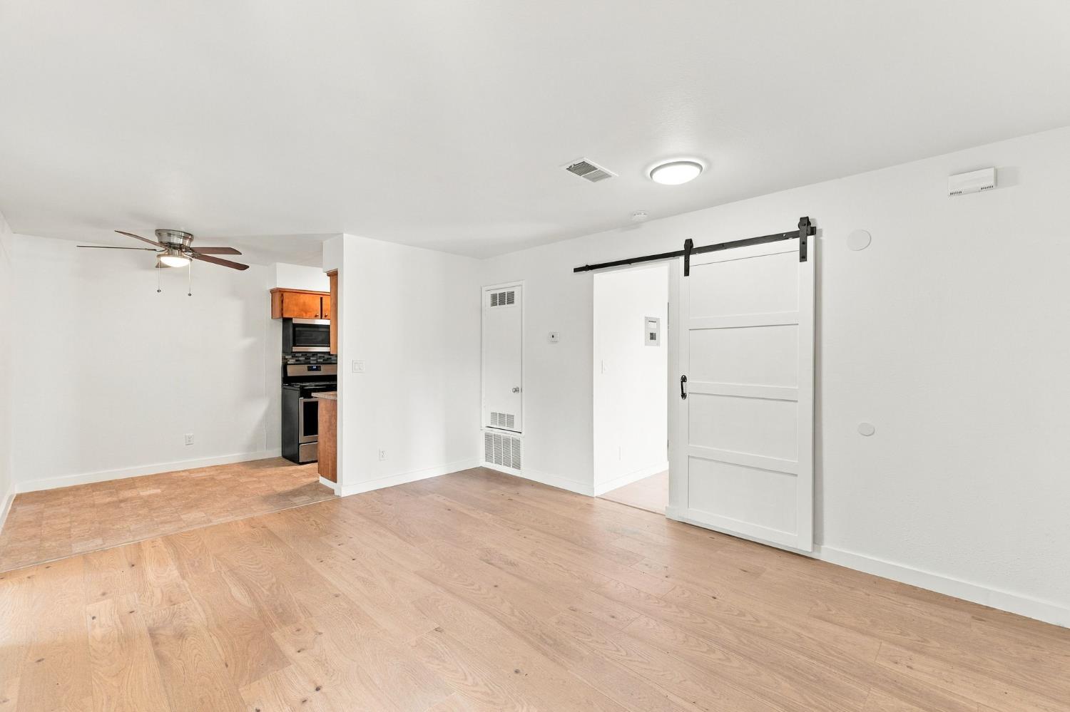 1190 S Winery Ave #222, Fresno, CA 93727