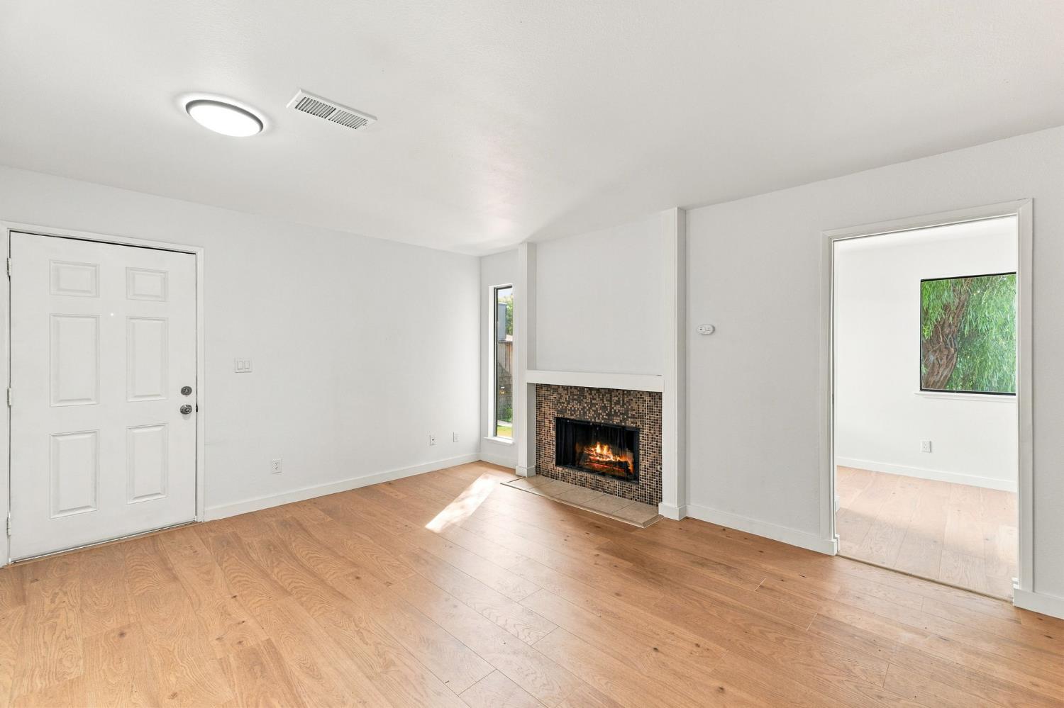 1190 S Winery Ave #222, Fresno, CA 93727