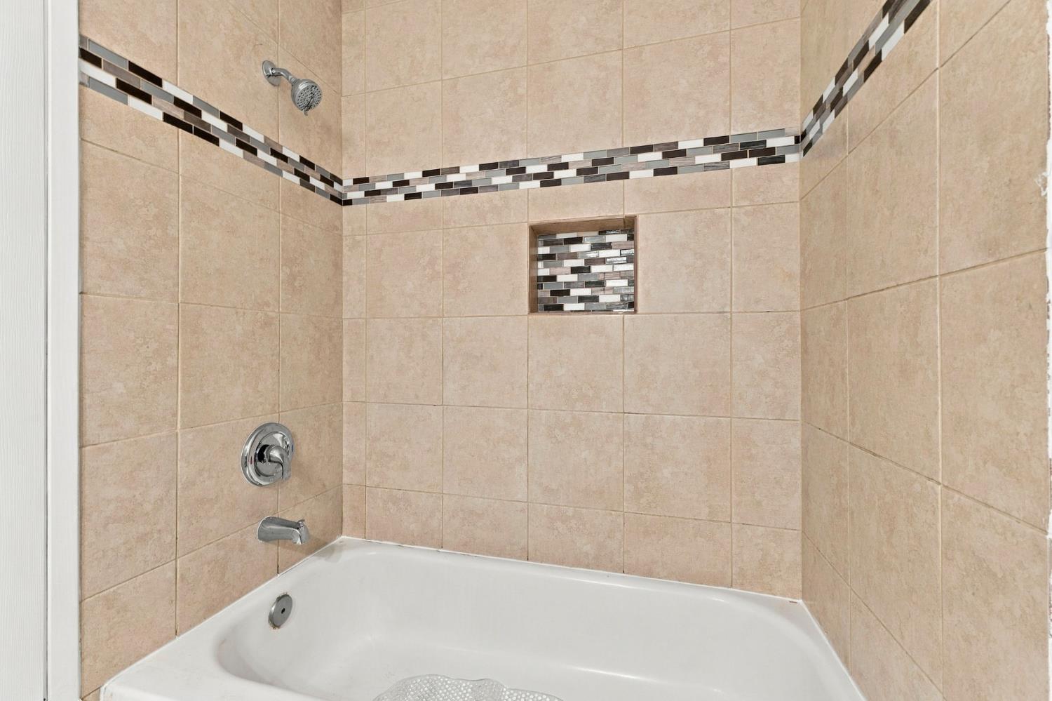 1190 S Winery Ave #222, Fresno, CA 93727