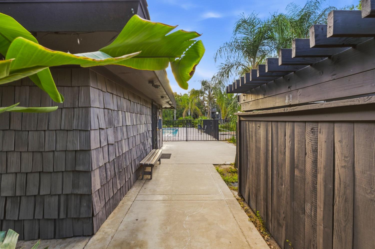 1190 S Winery Ave #222, Fresno, CA 93727