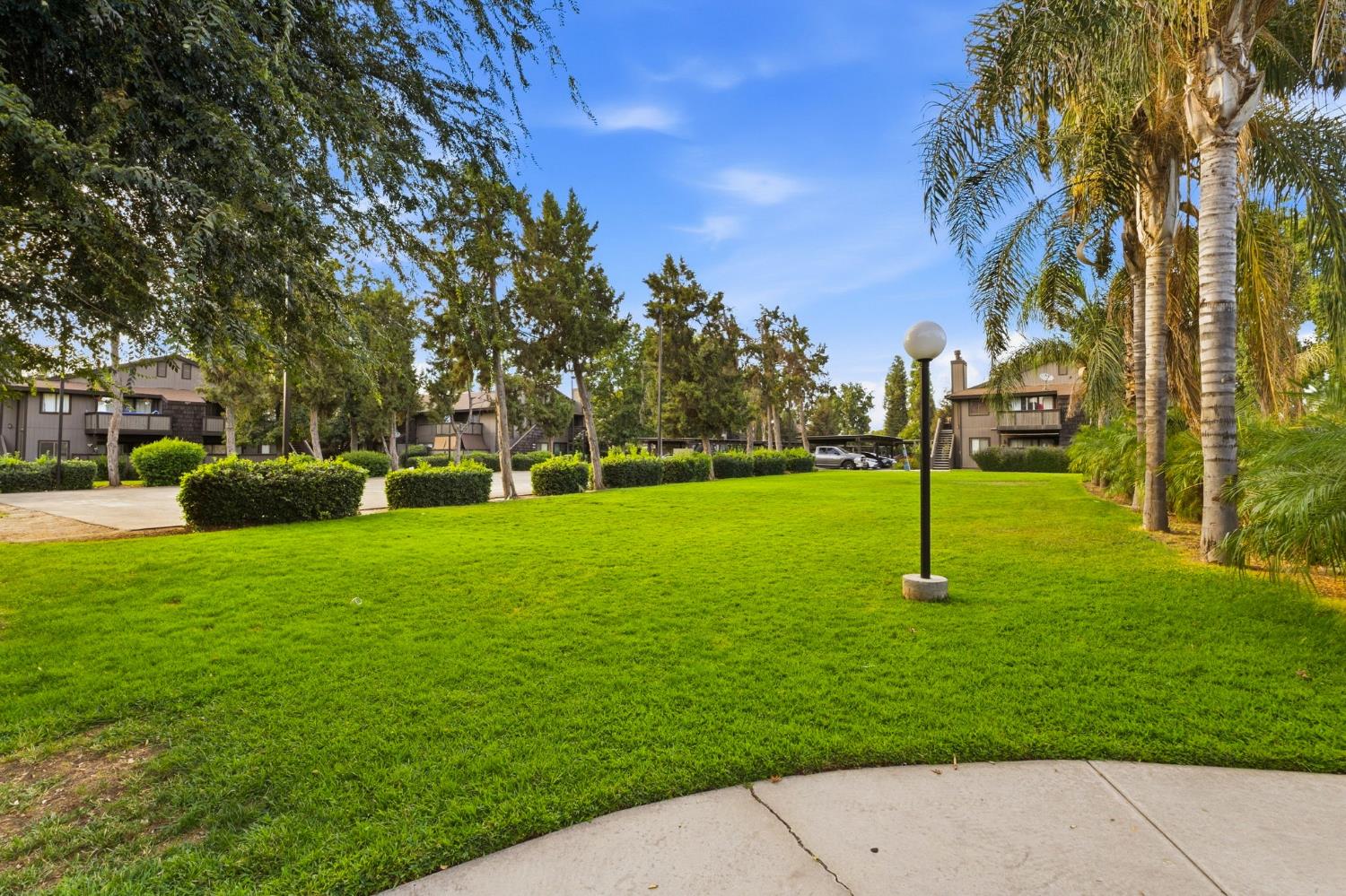 1190 S Winery Ave #222, Fresno, CA 93727