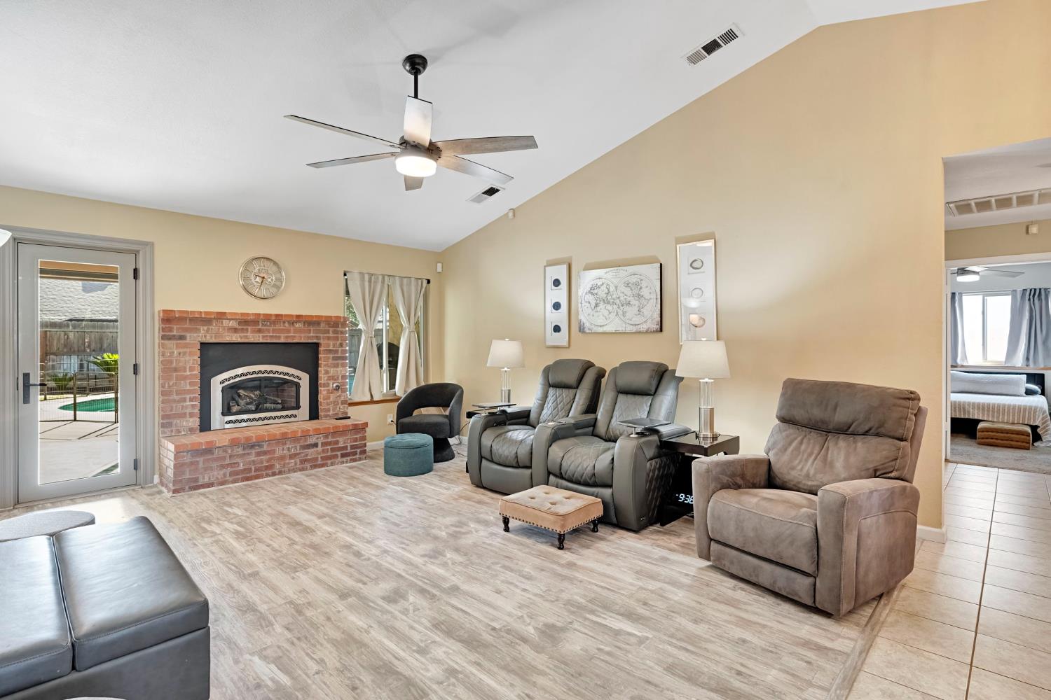 6426 N Fruit Ave, Fresno, CA 93711