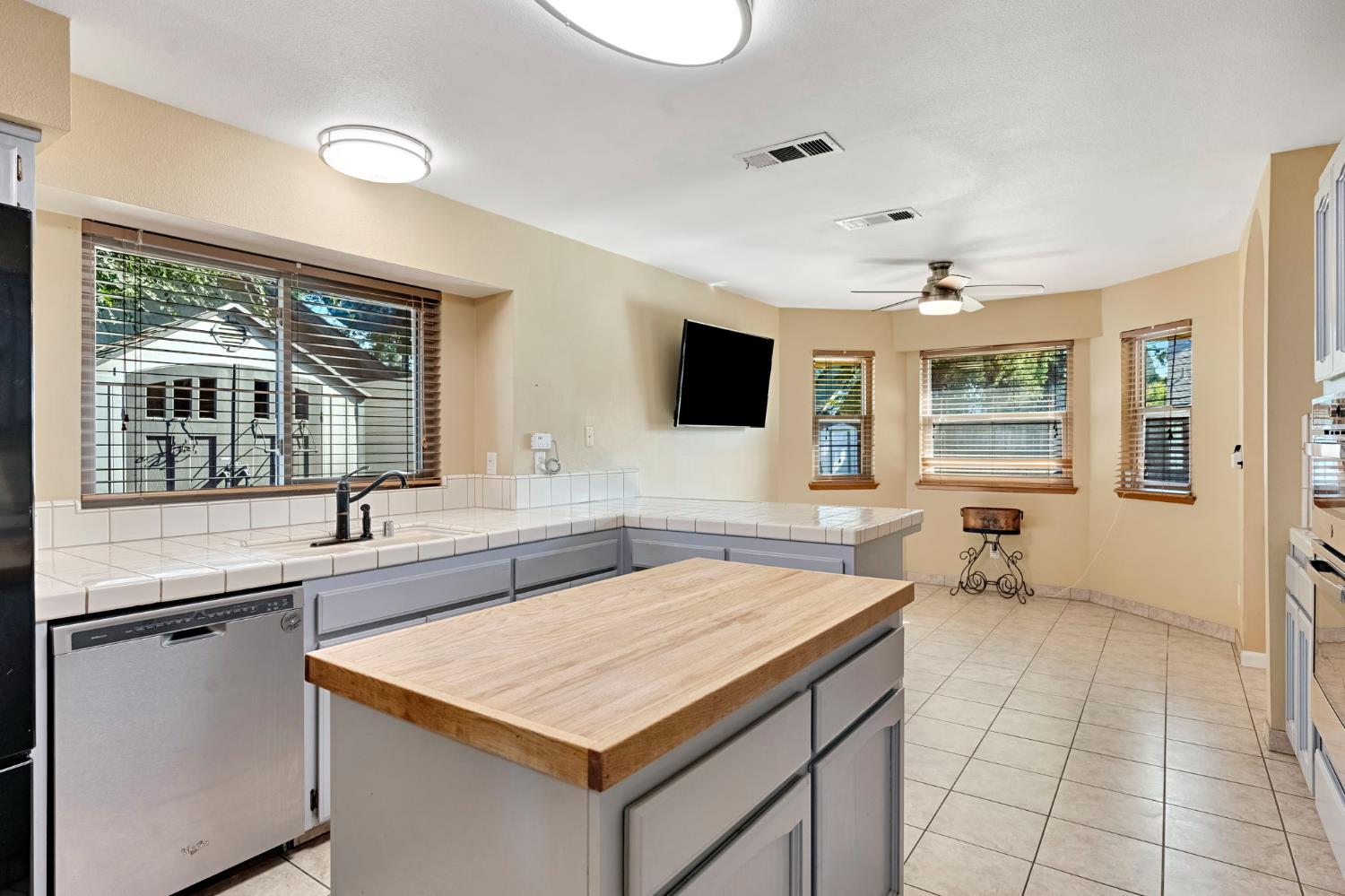 6426 N Fruit Ave, Fresno, CA 93711