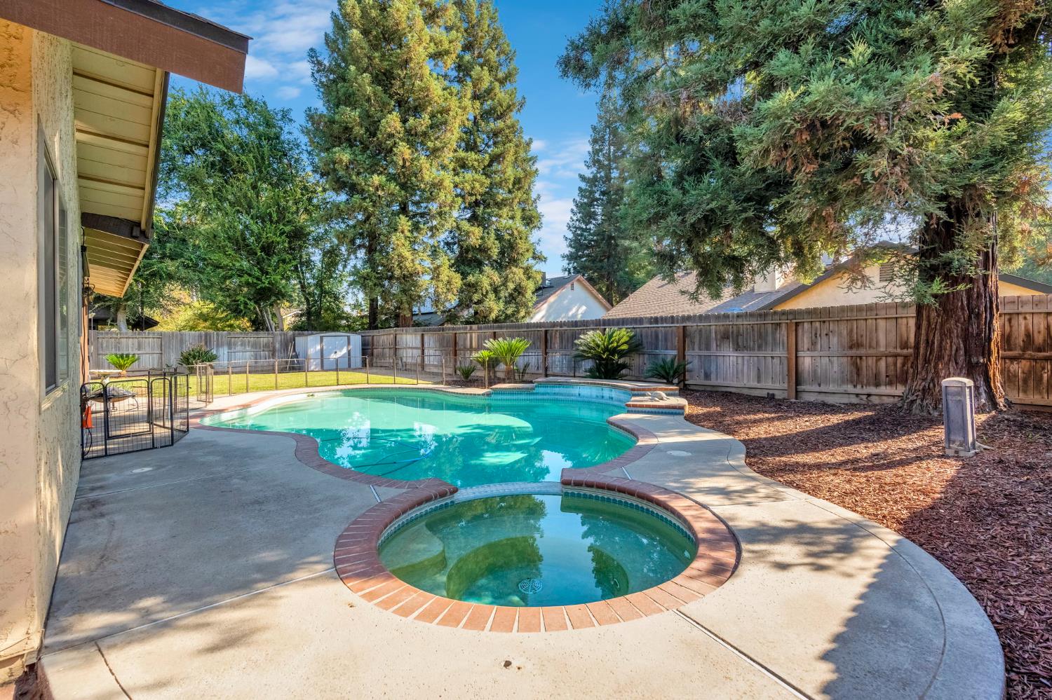 6426 N Fruit Ave, Fresno, CA 93711