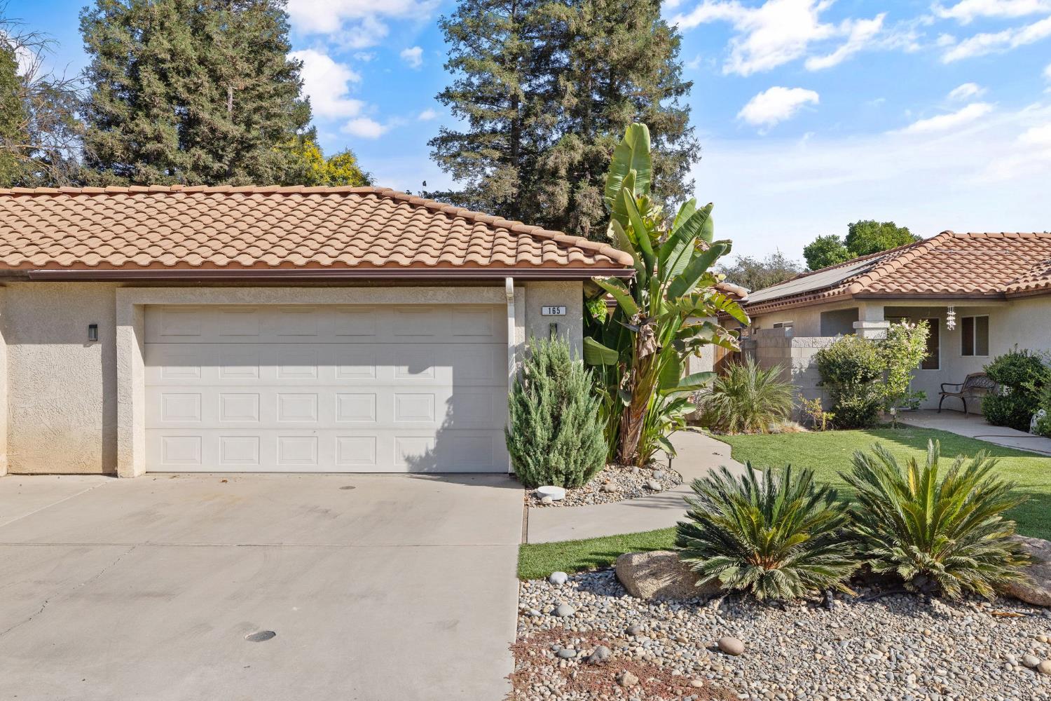 165 Crown Ln, Madera, CA 93637