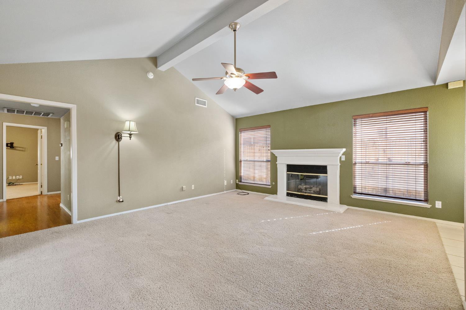 165 Crown Ln, Madera, CA 93637