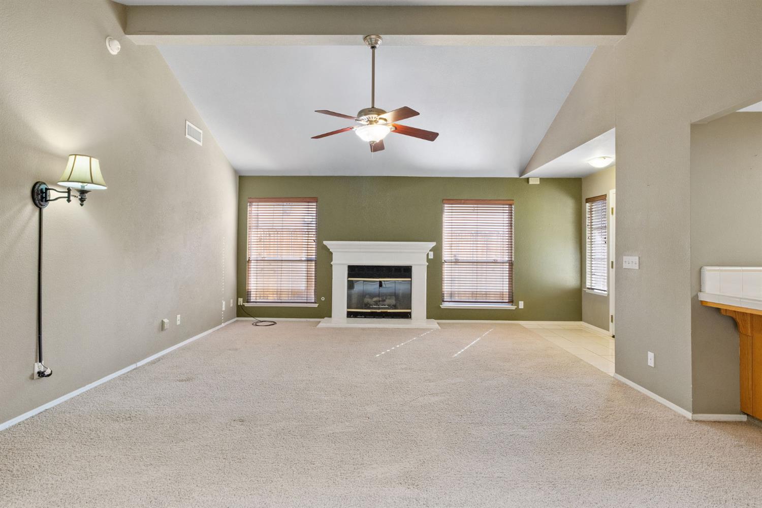 165 Crown Ln, Madera, CA 93637