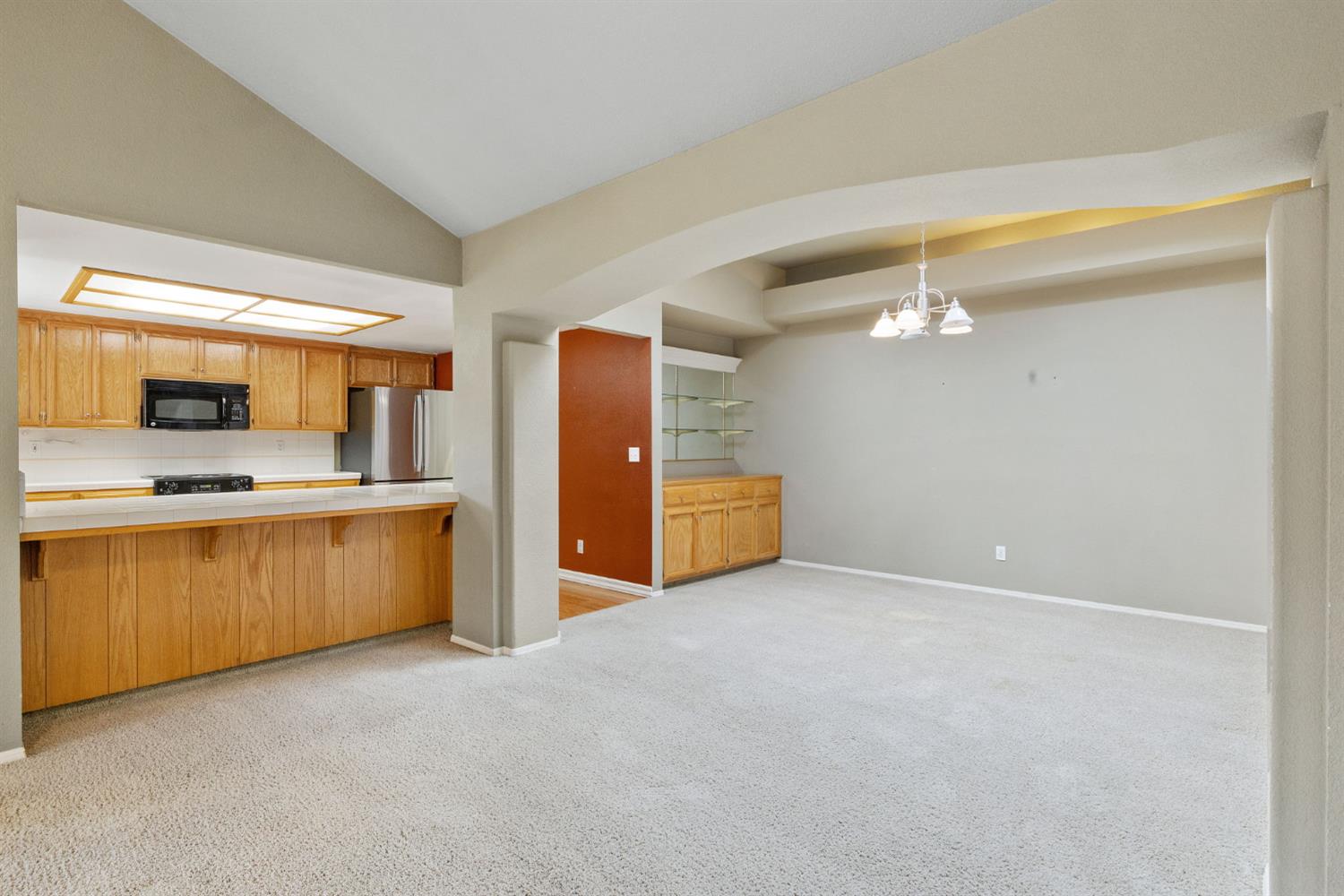 165 Crown Ln, Madera, CA 93637