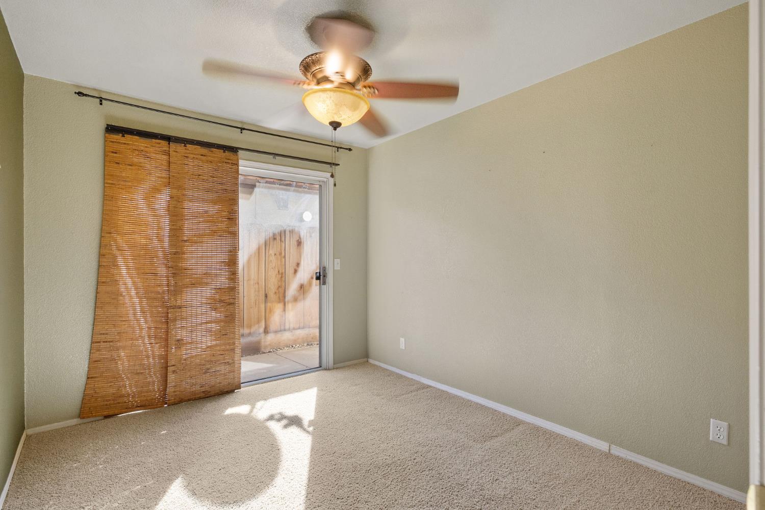 165 Crown Ln, Madera, CA 93637