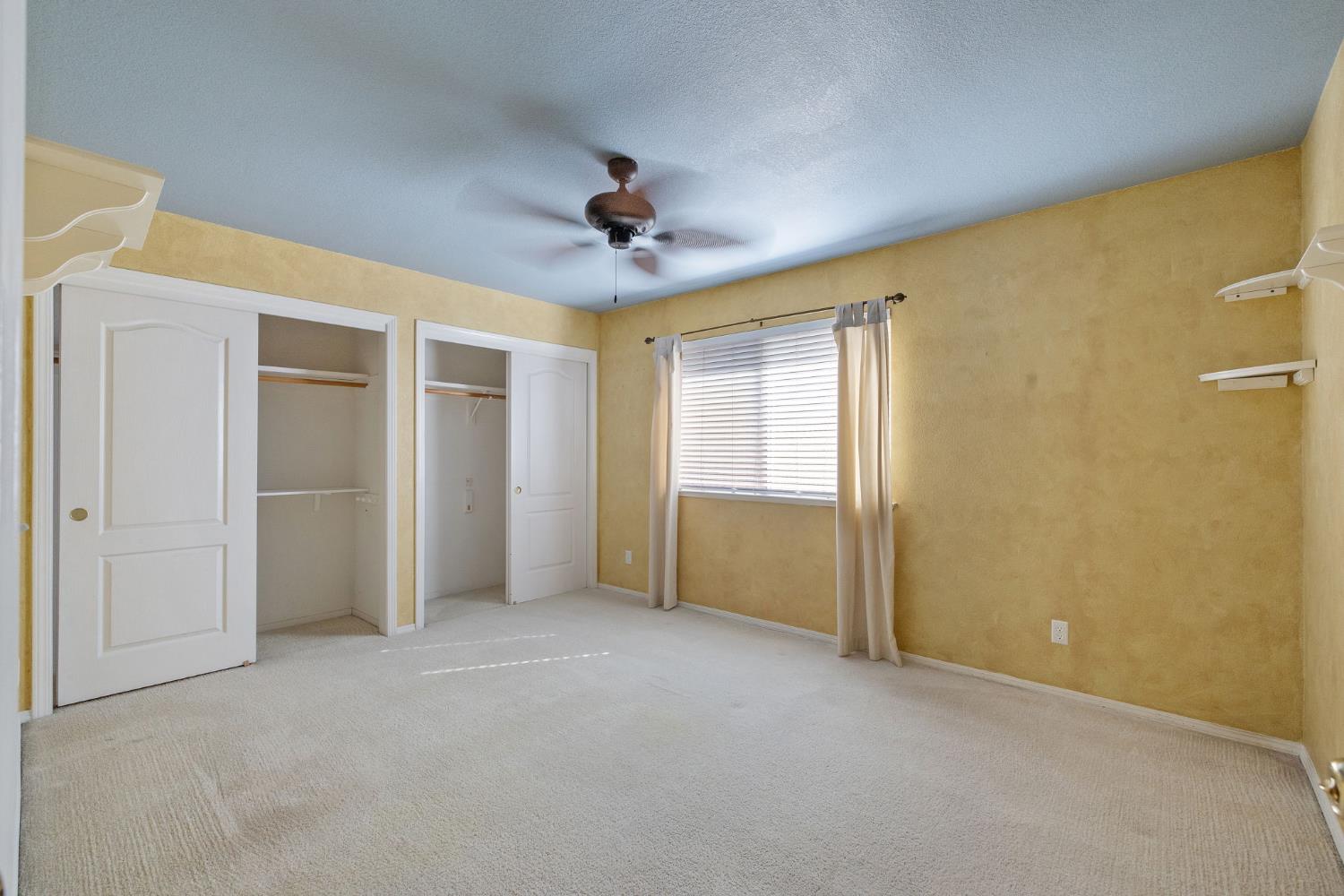165 Crown Ln, Madera, CA 93637