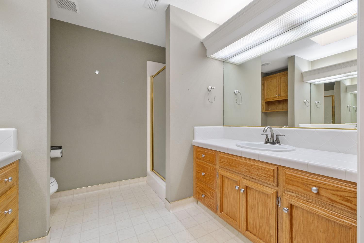 165 Crown Ln, Madera, CA 93637