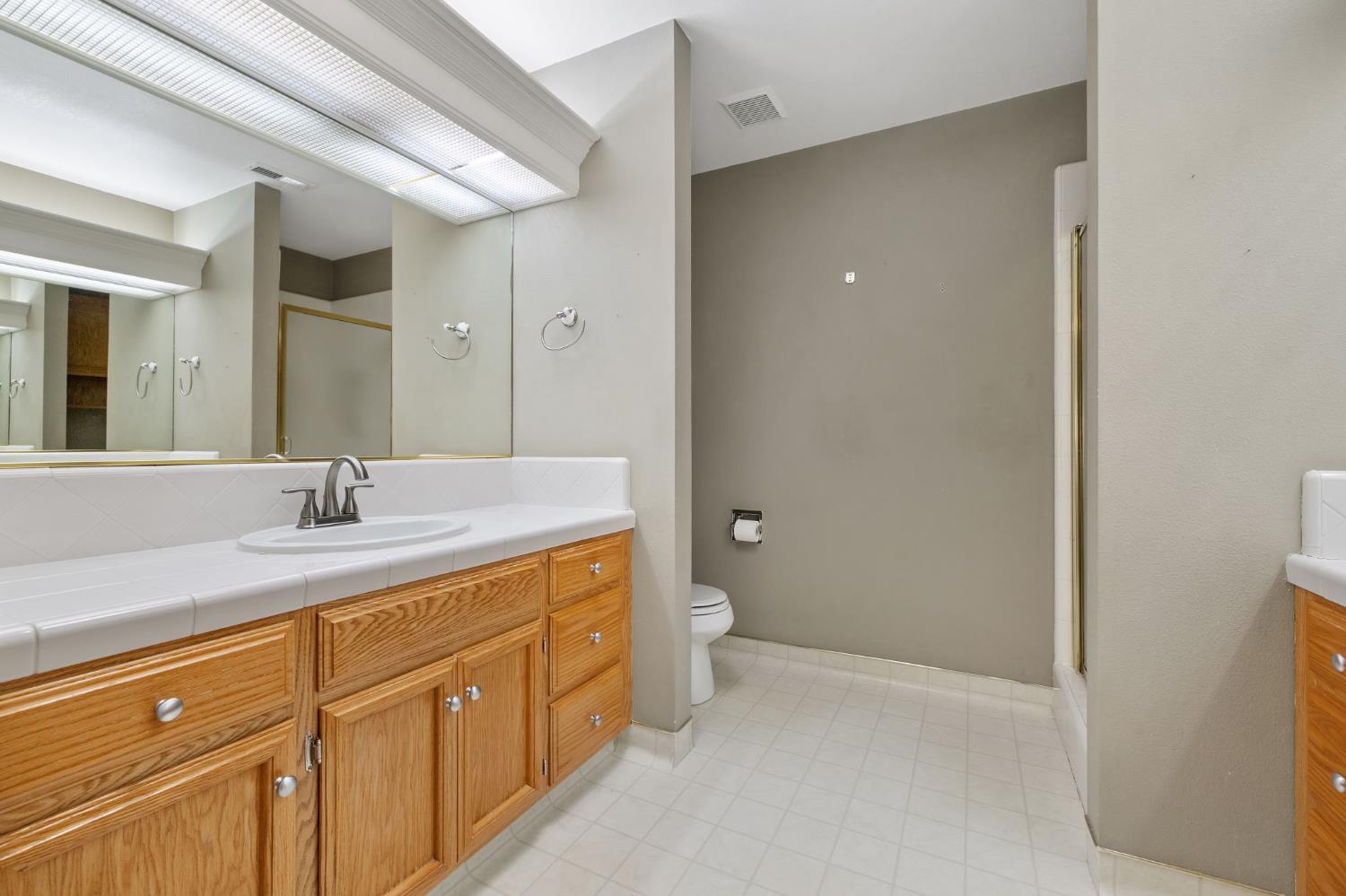165 Crown Ln, Madera, CA 93637