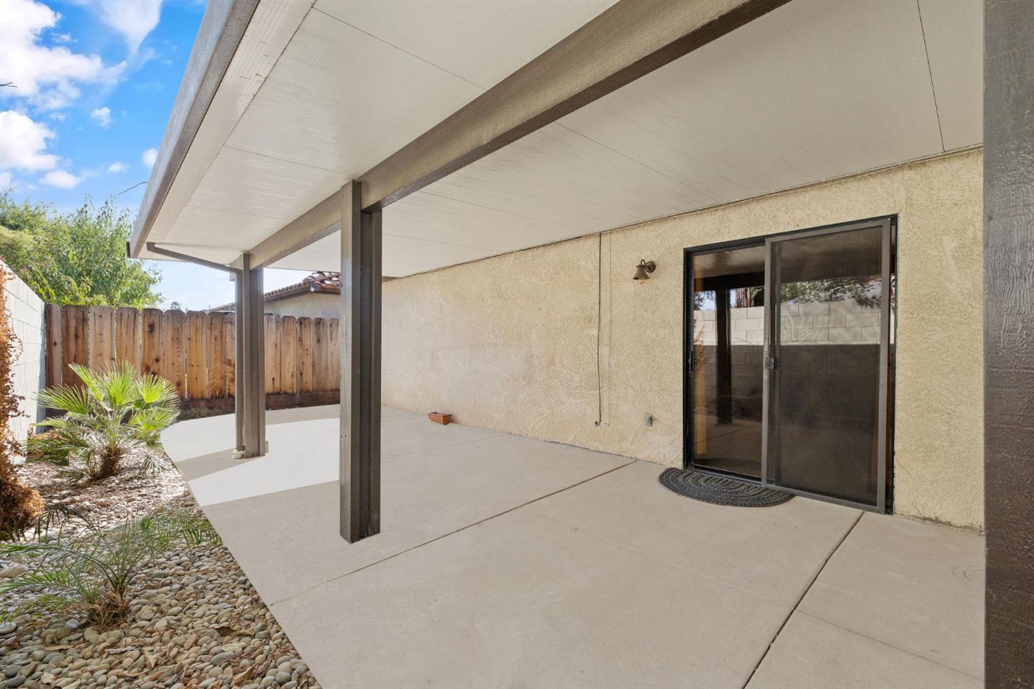 165 Crown Ln, Madera, CA 93637