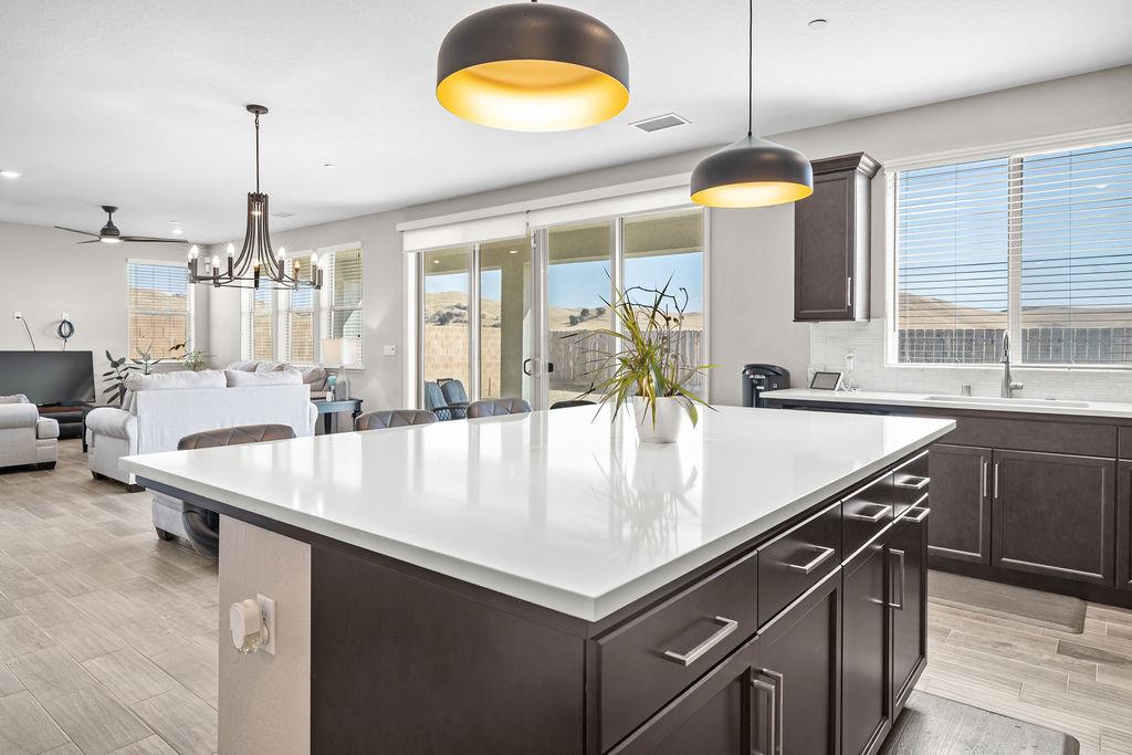 19733 Desert Willow Ln, Friant, CA 93626