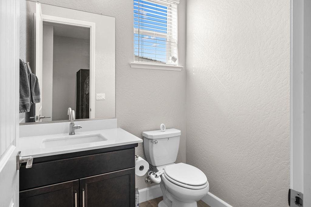 19733 Desert Willow Ln, Friant, CA 93626