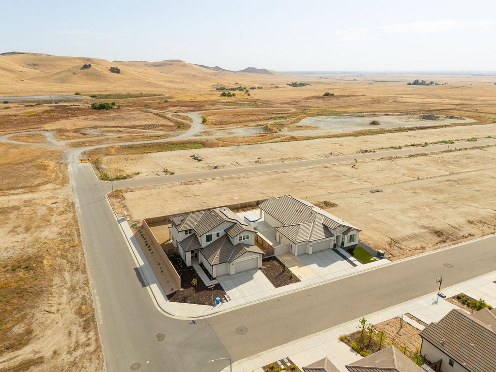 19733 Desert Willow Ln, Friant, CA 93626