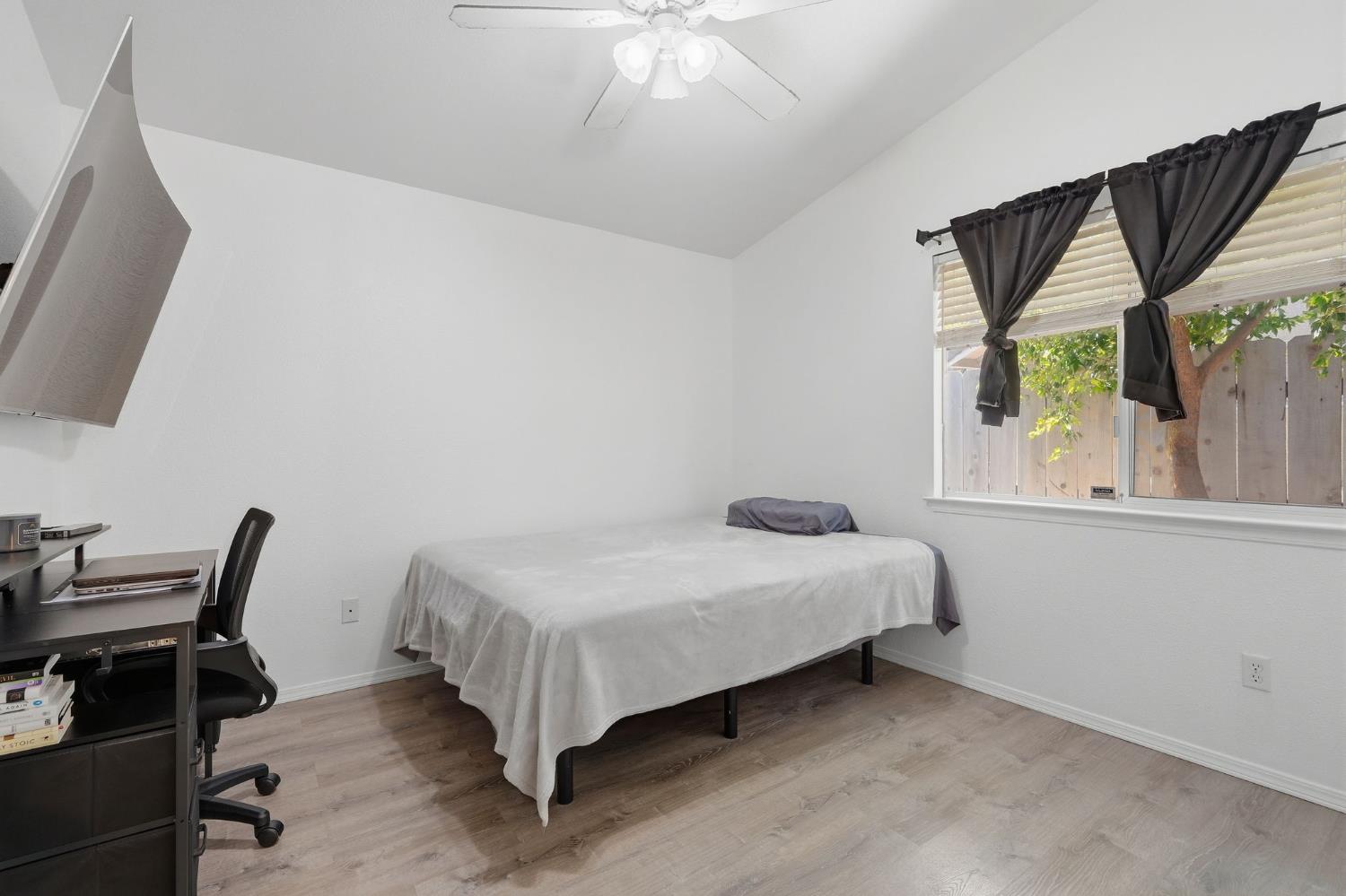 4029 E Meadow, Visalia, CA 93292