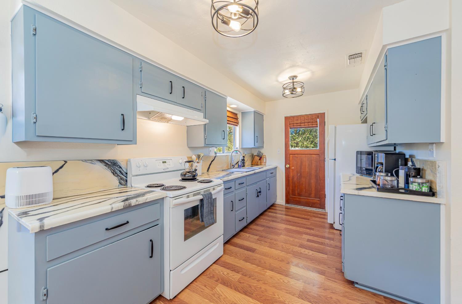 41133 41129 Highway 49, Oakhurst, CA 93644