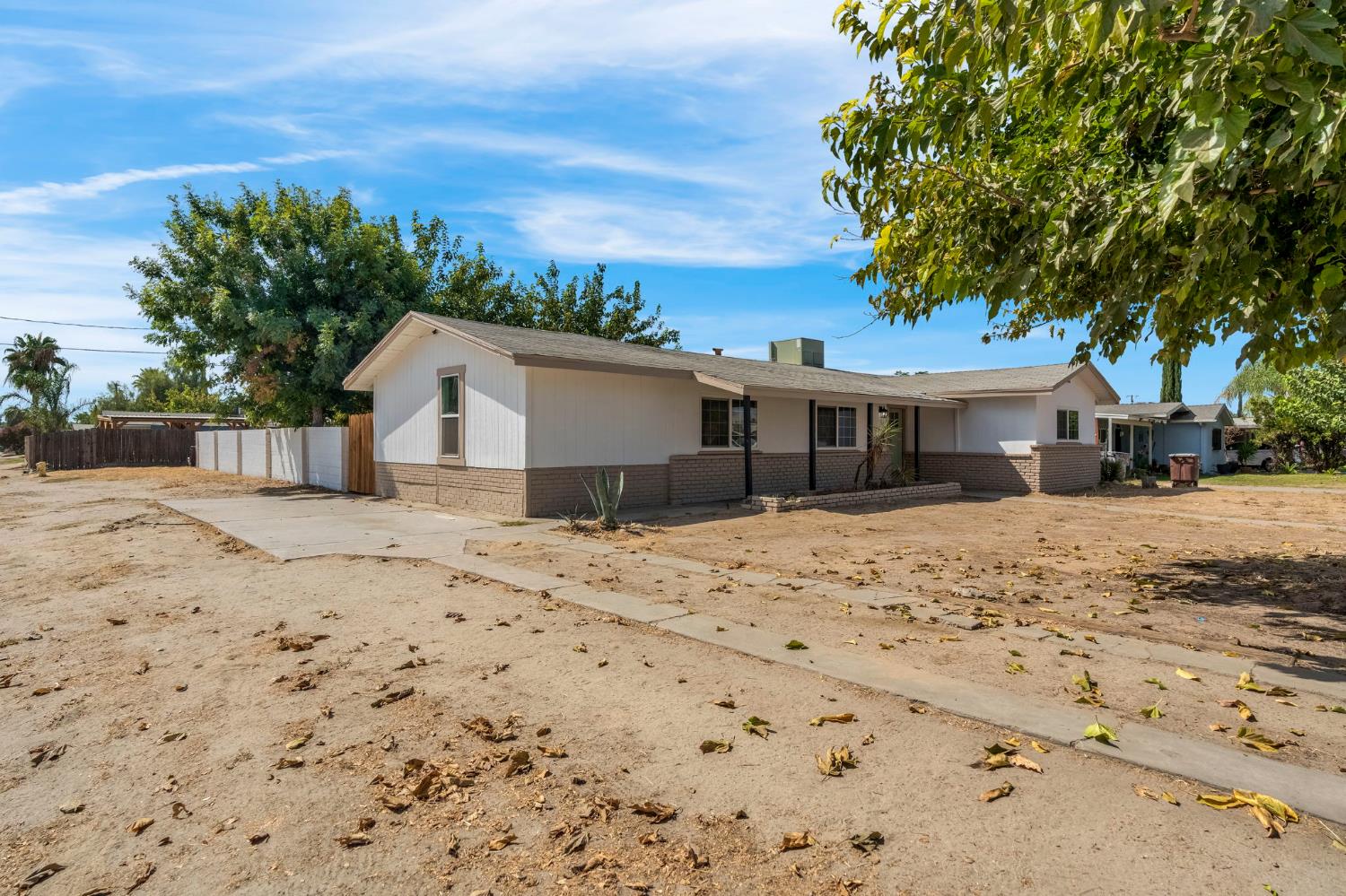 8753 E Ostler St, Selma, CA 93662