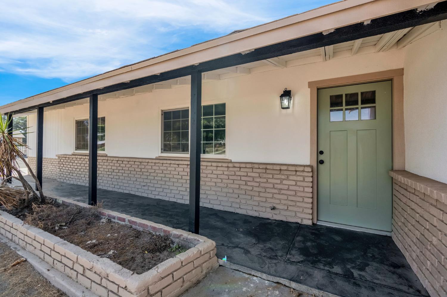 8753 E Ostler St, Selma, CA 93662