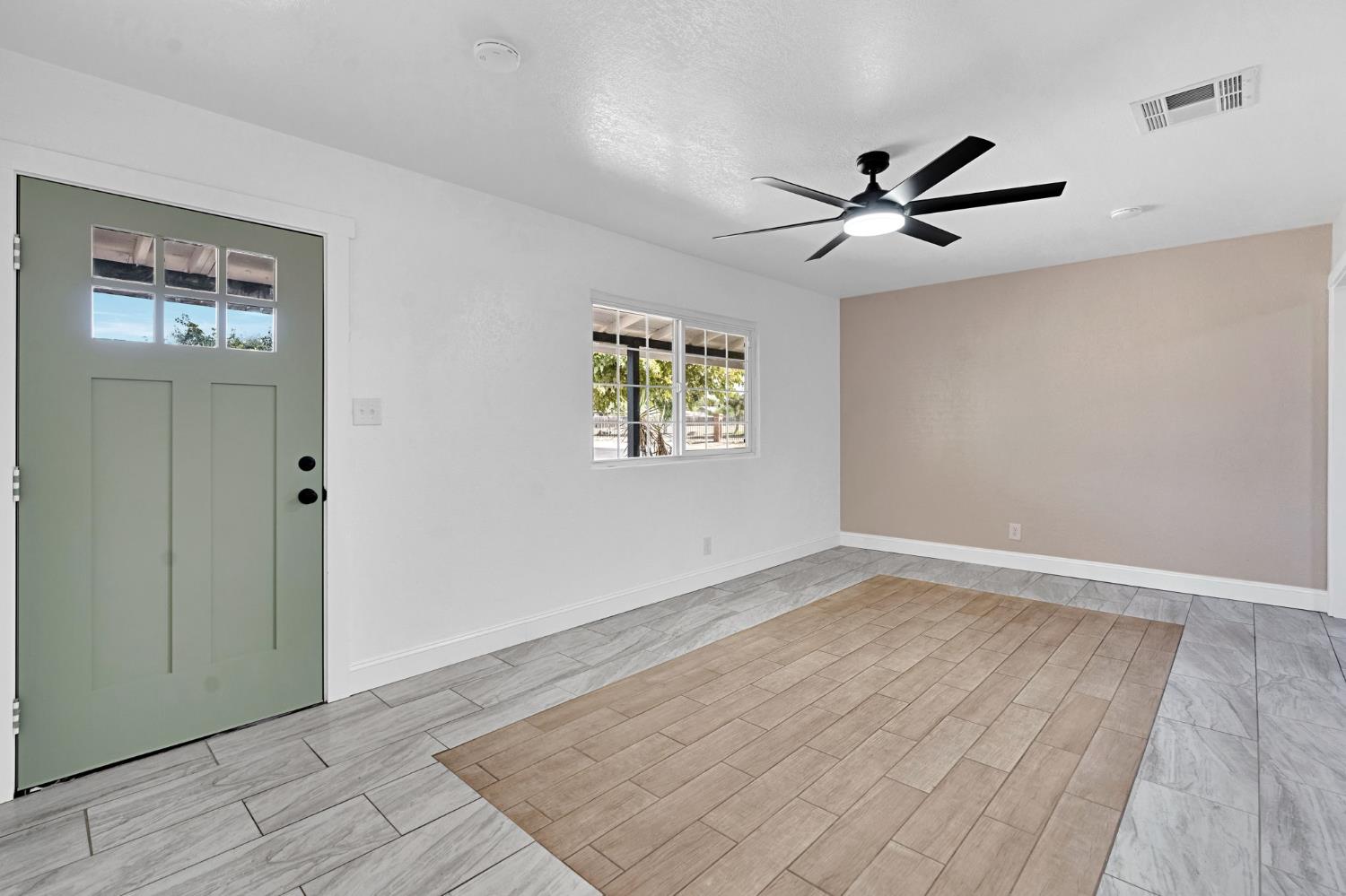 8753 E Ostler St, Selma, CA 93662