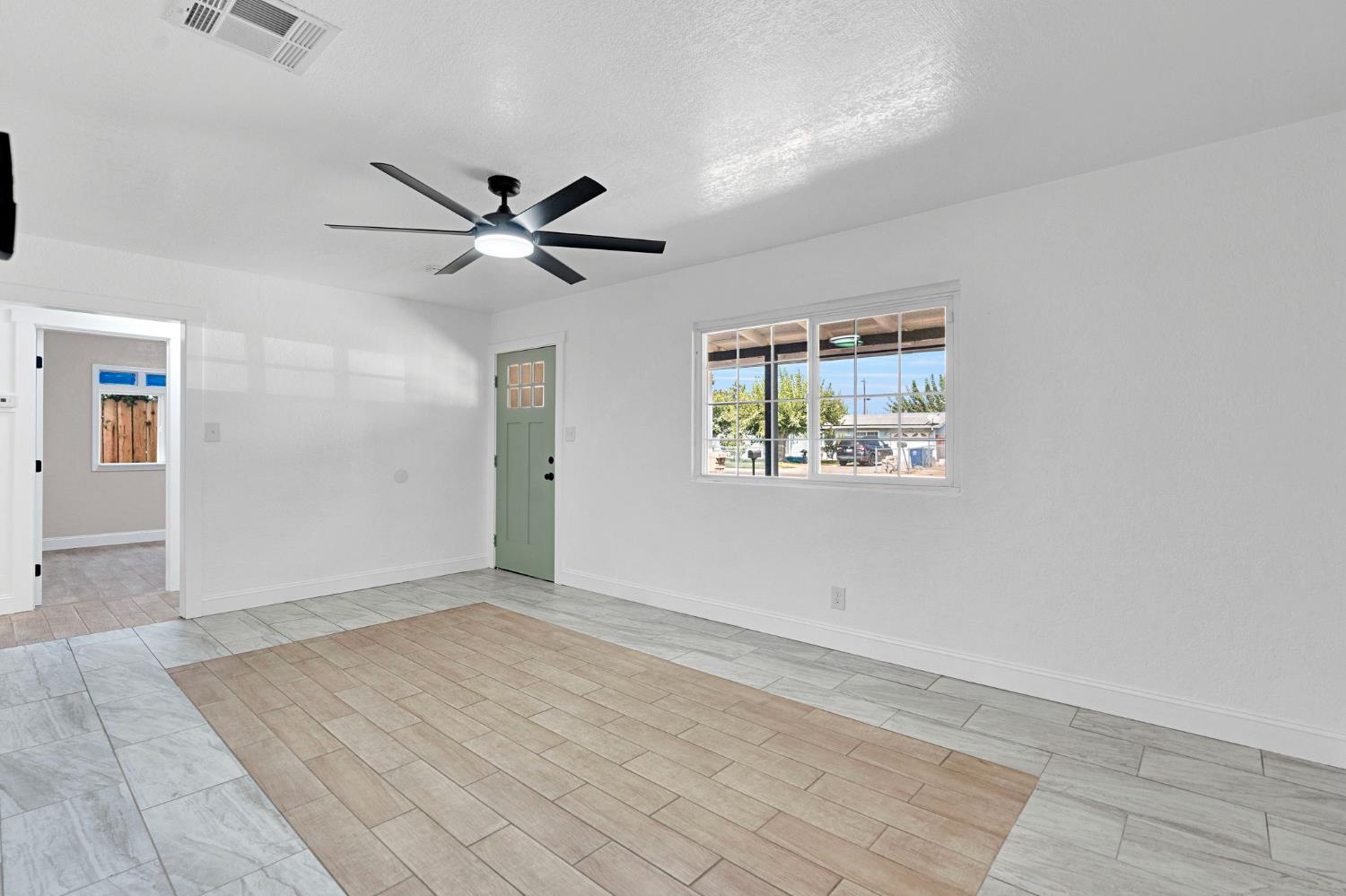 8753 E Ostler St, Selma, CA 93662