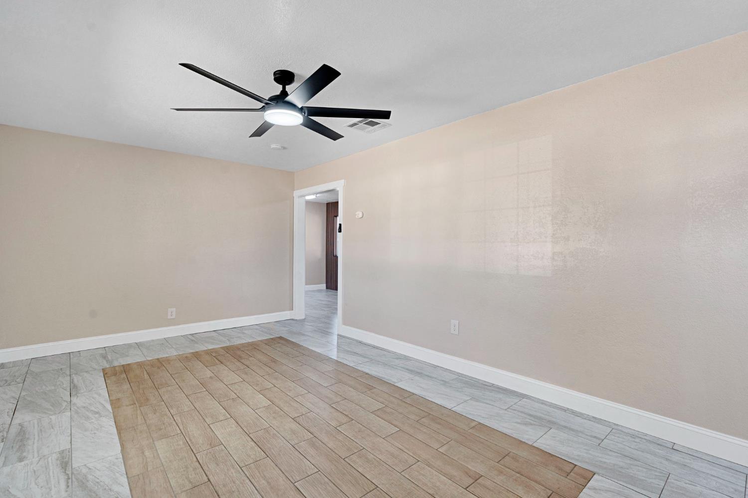 8753 E Ostler St, Selma, CA 93662